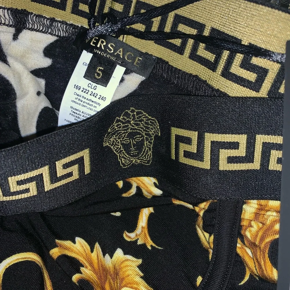 VERSACE - Picture 5 of 10